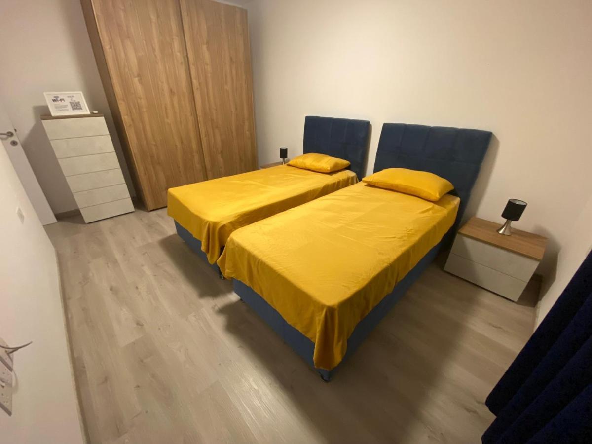 Modern Apartment With Large Outdoor Area - Sleeps 7, Close To Malta International Airport Лука Екстер'єр фото